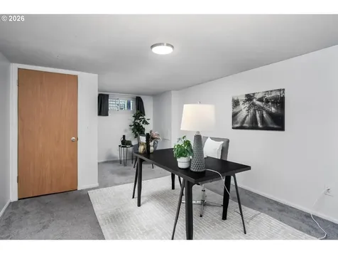 303 SE 86th Avenue Portland OR 97216