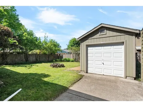 303 SE 86th Avenue Portland OR 97216