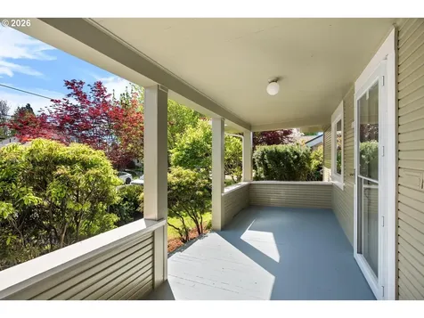 303 SE 86th Avenue Portland OR 97216