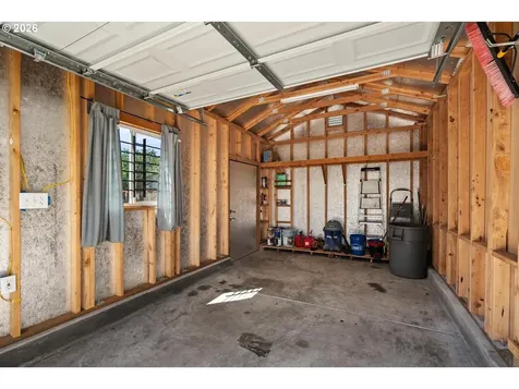 303 SE 86th Avenue Portland OR 97216