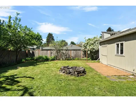 303 SE 86th Avenue Portland OR 97216