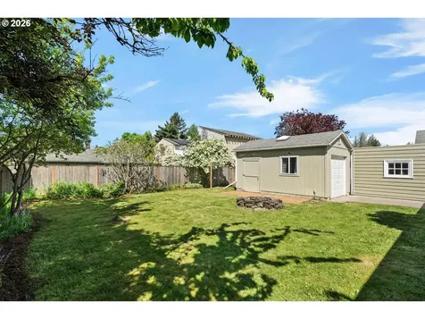 303 SE 86th Avenue Portland OR 97216