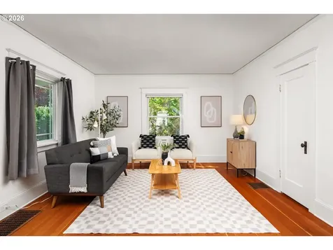 303 SE 86th Avenue Portland OR 97216