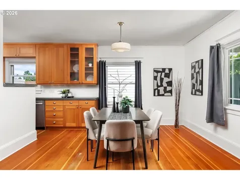 303 SE 86th Avenue Portland OR 97216