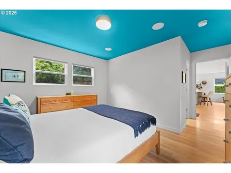 2852 NW Upshur Street Portland OR 97210