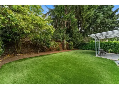 2852 NW Upshur Street Portland OR 97210