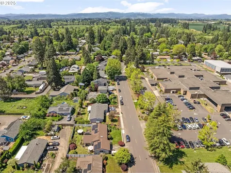 424 NW Darnielle Street Hillsboro OR 97124