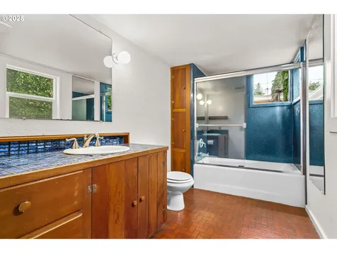1433 E 23rd Avenue Eugene OR 97403