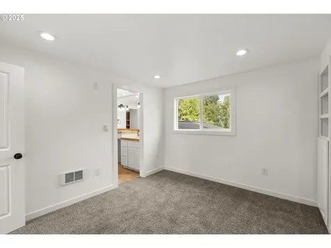 487 72nd Street Springfield OR 97478