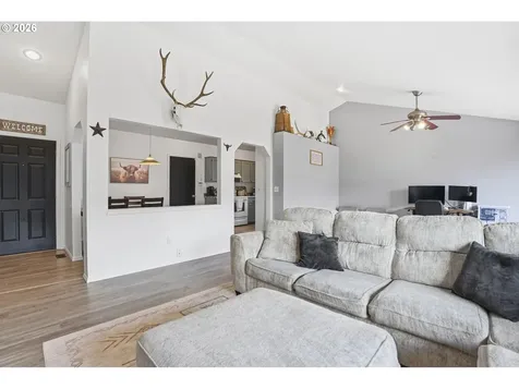 471 SE 17th Street Troutdale OR 97060