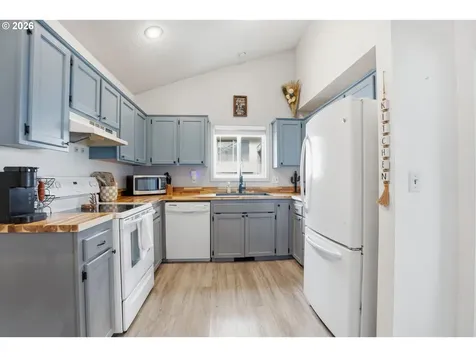 471 SE 17th Street Troutdale OR 97060