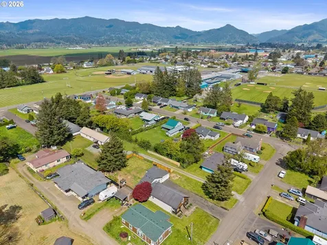 3802 Maple Lane Tillamook OR 97141