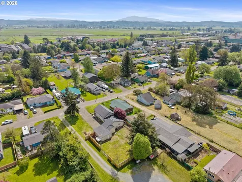 3802 Maple Lane Tillamook OR 97141