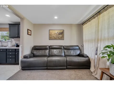 3802 Maple Lane Tillamook OR 97141