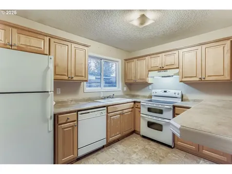 810 Yale Avenue Gladstone OR 97027