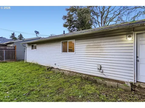 810 Yale Avenue Gladstone OR 97027
