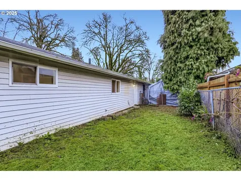 810 Yale Avenue Gladstone OR 97027