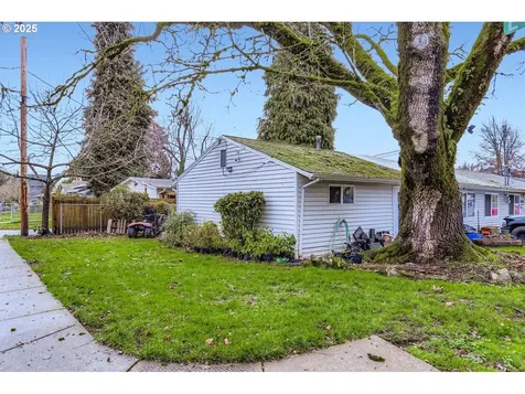 810 Yale Avenue Gladstone OR 97027
