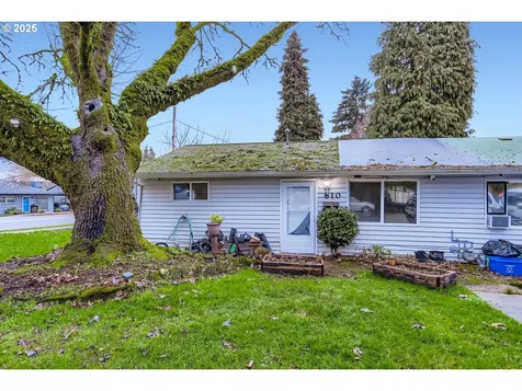 810 Yale Avenue Gladstone OR 97027