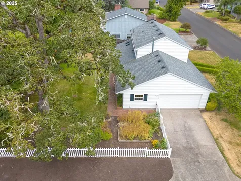 313 NE 18th Avenue Hillsboro OR 97124