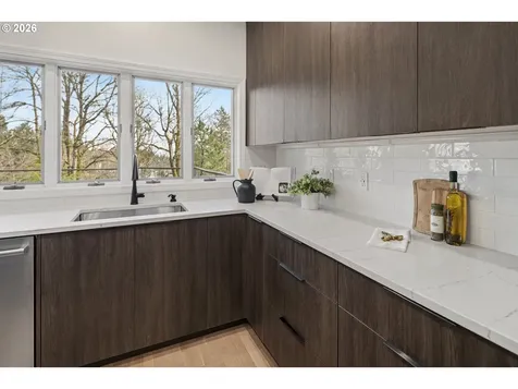 1140 SW Fairfax Place Portland OR 97225