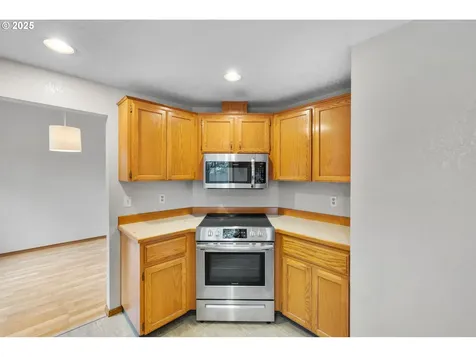 1212 SW Edgefield Avenue Troutdale OR 97060