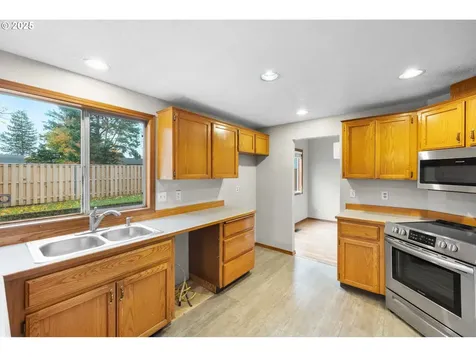 1212 SW Edgefield Avenue Troutdale OR 97060