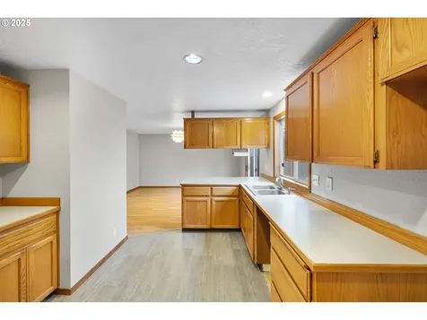 1212 SW Edgefield Avenue Troutdale OR 97060