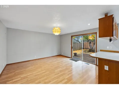 1212 SW Edgefield Avenue Troutdale OR 97060