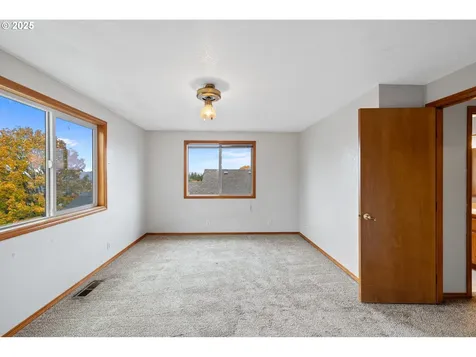 1212 SW Edgefield Avenue Troutdale OR 97060