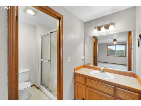 1212 SW Edgefield Avenue Troutdale OR 97060