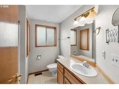 1212 SW Edgefield Avenue Troutdale OR 97060