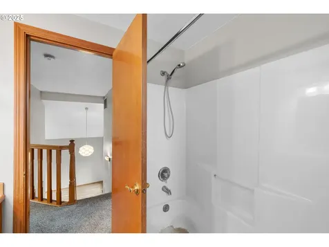 1212 SW Edgefield Avenue Troutdale OR 97060