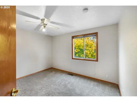 1212 SW Edgefield Avenue Troutdale OR 97060