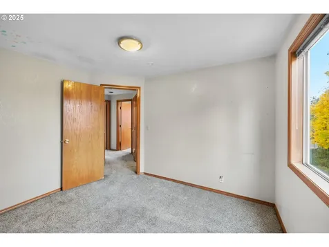 1212 SW Edgefield Avenue Troutdale OR 97060