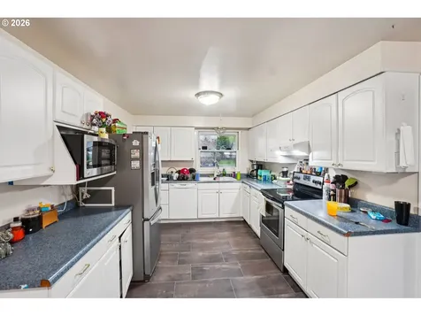 907 SE 179th Avenue Portland OR 97233