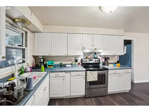 907 SE 179th Avenue Portland OR 97233