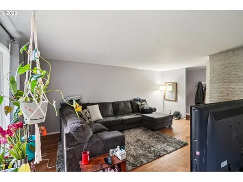 907 SE 179th Avenue Portland OR 97233
