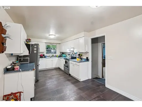 907 SE 179th Avenue Portland OR 97233