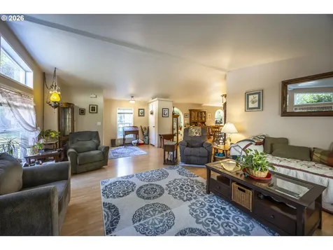 9580 N Fork Siuslaw Road Florence OR 97439
