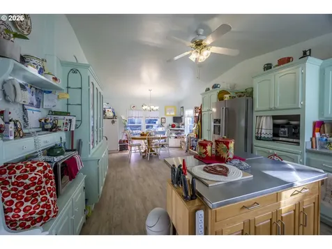 9580 N Fork Siuslaw Road Florence OR 97439