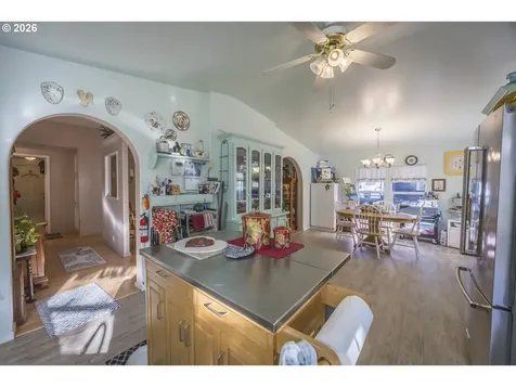 9580 N Fork Siuslaw Road Florence OR 97439