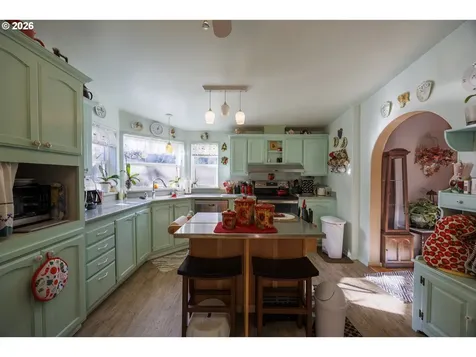 9580 N Fork Siuslaw Road Florence OR 97439