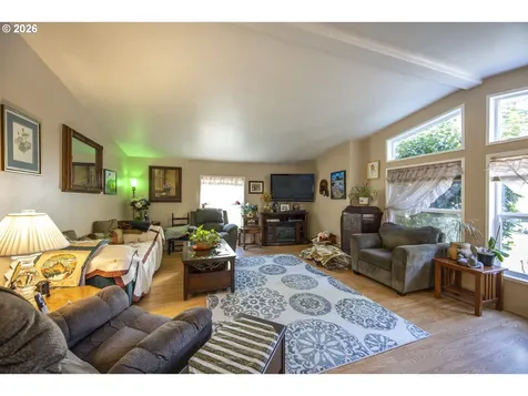 9580 N Fork Siuslaw Road Florence OR 97439