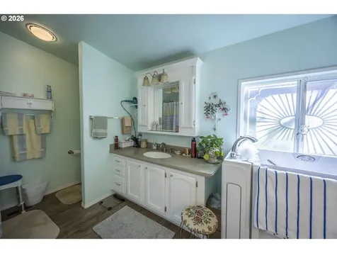 9580 N Fork Siuslaw Road Florence OR 97439