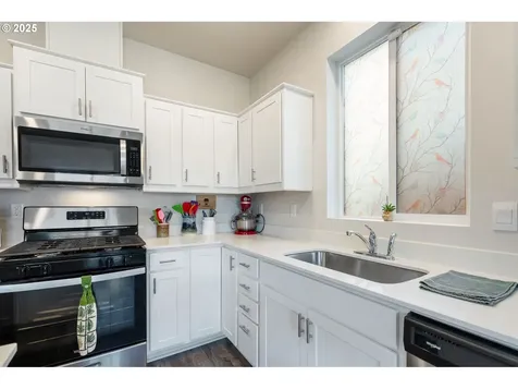 426 Bivens Street NE Salem OR 97301