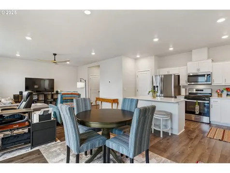 426 Bivens Street NE Salem OR 97301