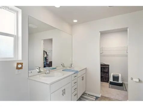 426 Bivens Street NE Salem OR 97301