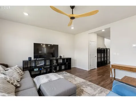 426 Bivens Street NE Salem OR 97301