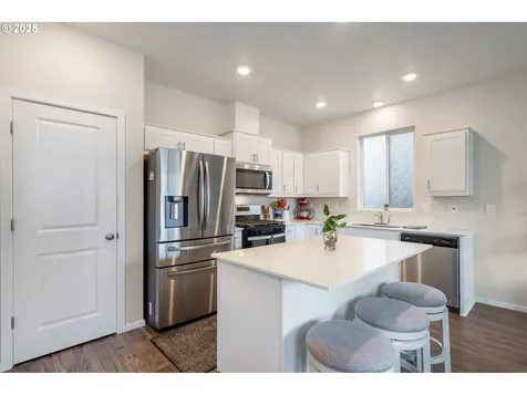 426 Bivens Street NE Salem OR 97301